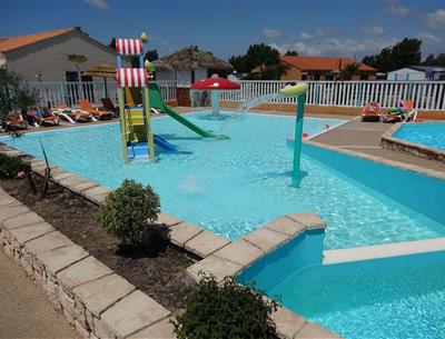 Wasser space 4-Sterne-Campingplatz La Pomme de Pin in Saint Hilaire de Riez Vendée