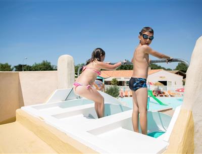 Wasser space 4-Sterne-Campingplatz La Pomme de Pin in Saint Hilaire de Riez Vendée