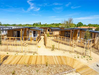 Luxury tente in Vendée with covered swimming pool