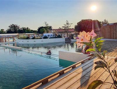 sandige Lagune mit Spa