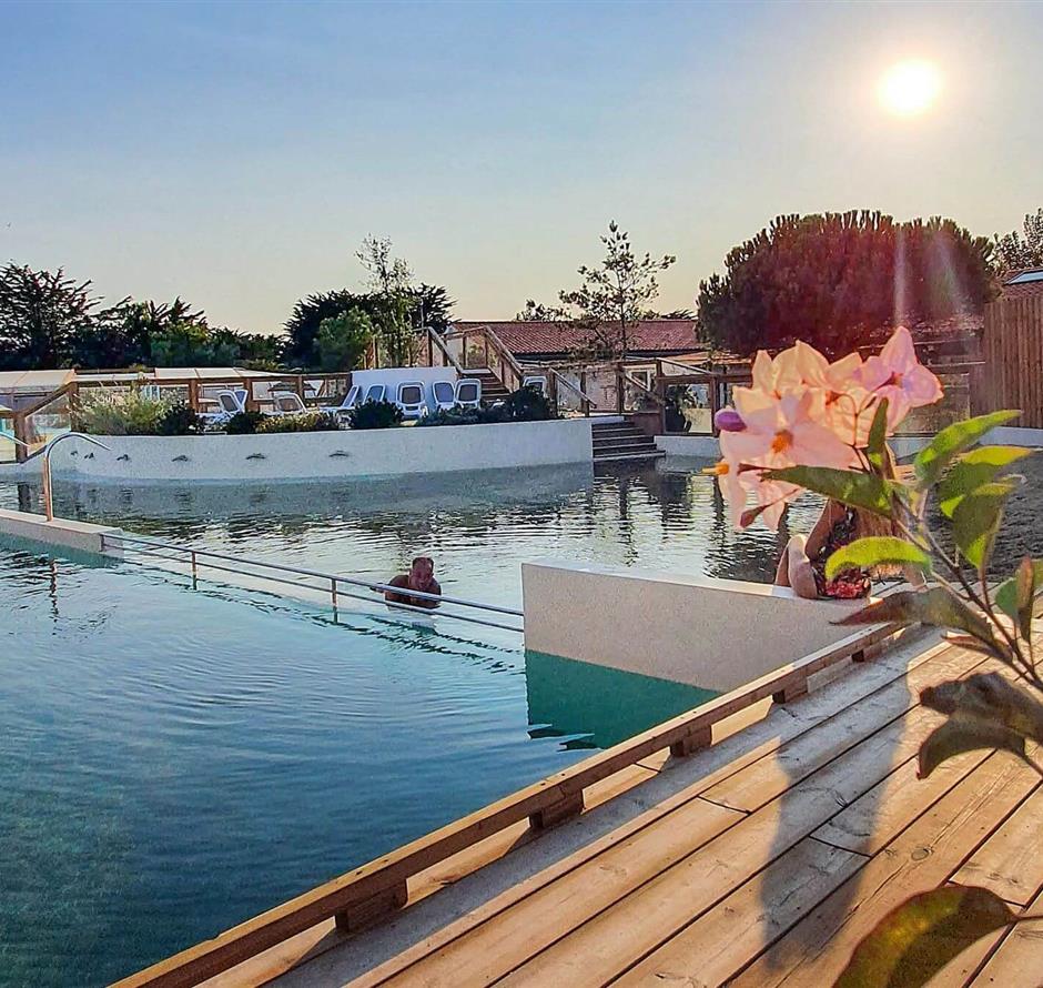 sandige Lagune mit Spa - Camping pomme de pin