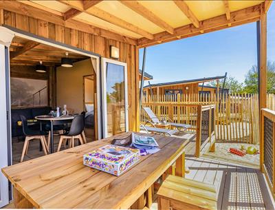 Luxury tente in Vendée with covered swimming pool