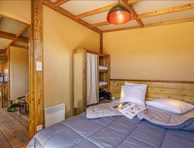 Luxury tente in Vendée with covered swimming pool