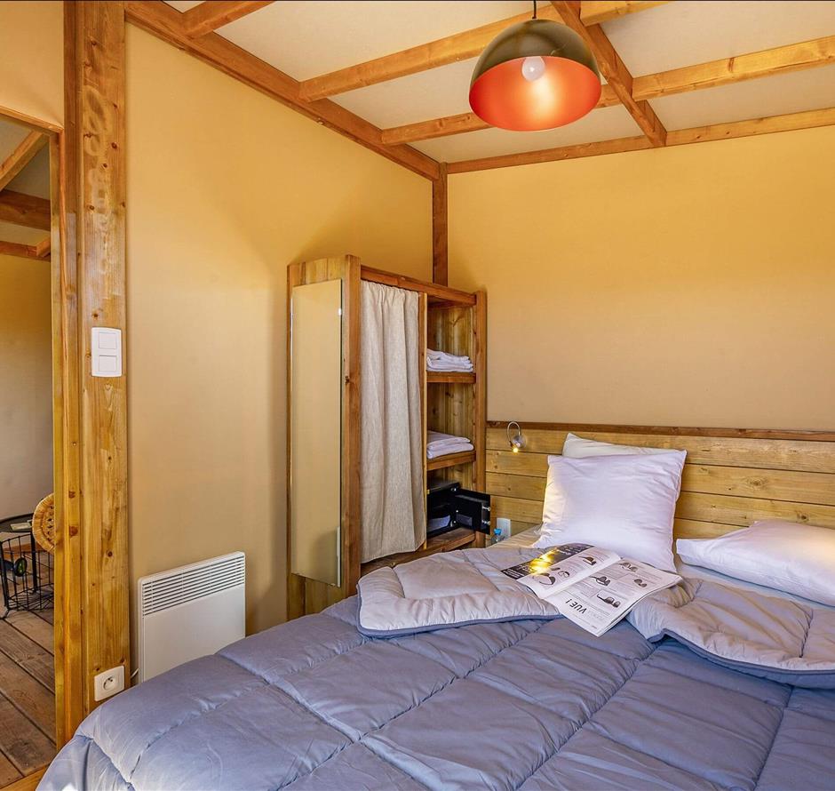 Luxury tente in Vendée with covered swimming pool - Camping pomme de pin