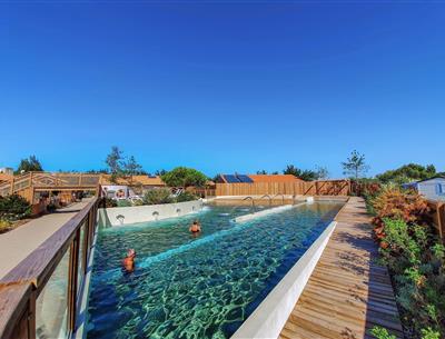 st hilaire de riez campingplatz mit schwimmbahn und balneotherapiebereich