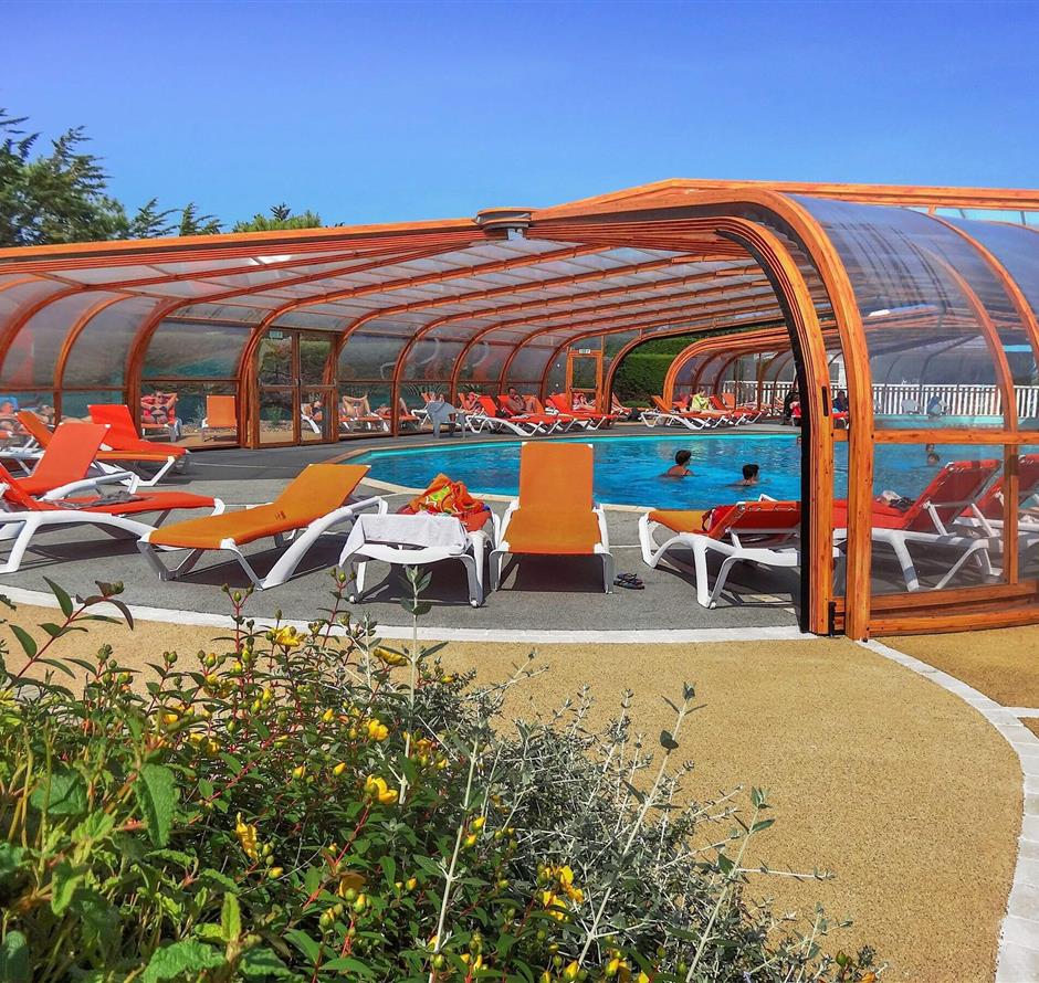 beheiztes Hallenbad in Saint Hilaire de Riez - Camping pomme de pin