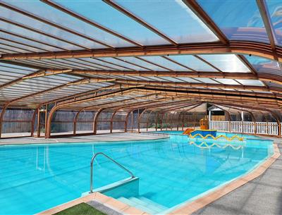 Campingplatz mit überdachtem Pool in St. Hilaire de Riez
