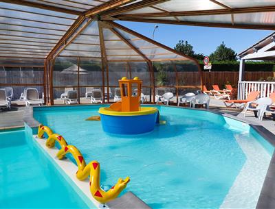Planschbecken im überdachten und beheizten Pool, Campingplatz St. Hilaire de Riez
