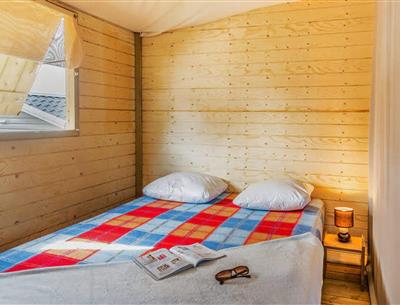 tent full equiped- seaside campsite- vendée- yelloh village