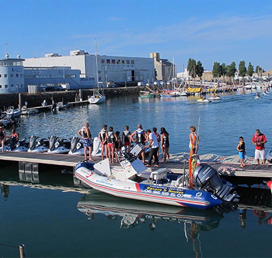 jet-ski in les Sables d'Olonne in Vendée - Camping pomme de pin
