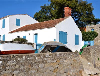 Visit Noirmoutier island close to campsite La Pomme de Pin at St Hilaire de Riez
