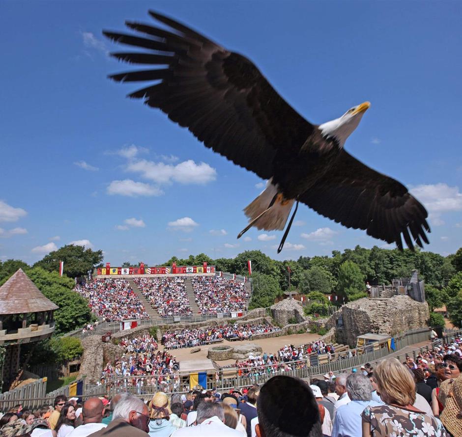 The Big park of the Puy du Fou close to the campsite La Pomme de Pin - Camping pomme de pin