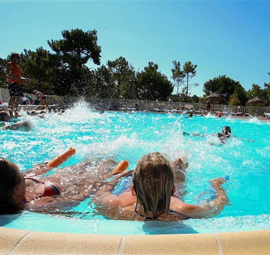 Camping pomme de pin