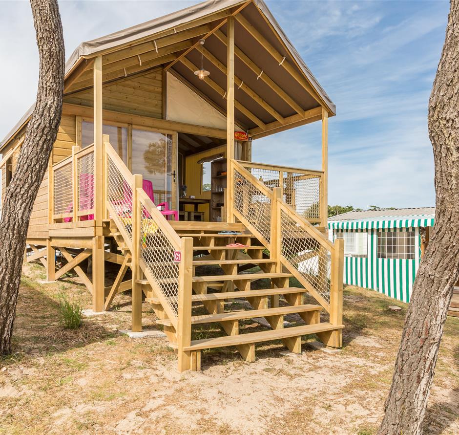 tent full equiped- seaside campsite- vendée- yelloh village - Camping pomme de pin