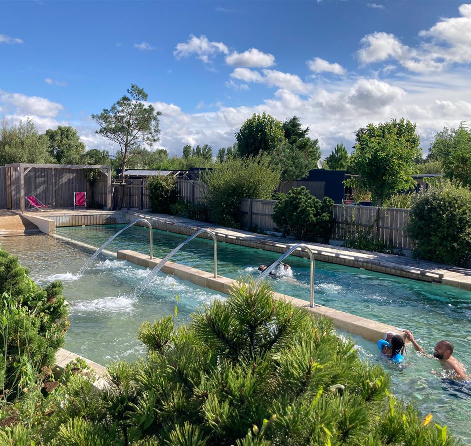 Camping pomme de pin