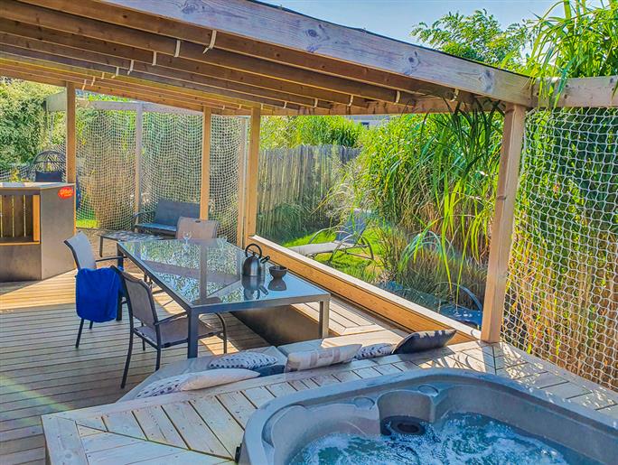 Premium cottage with a private spa fo 5 persons in Vendée
