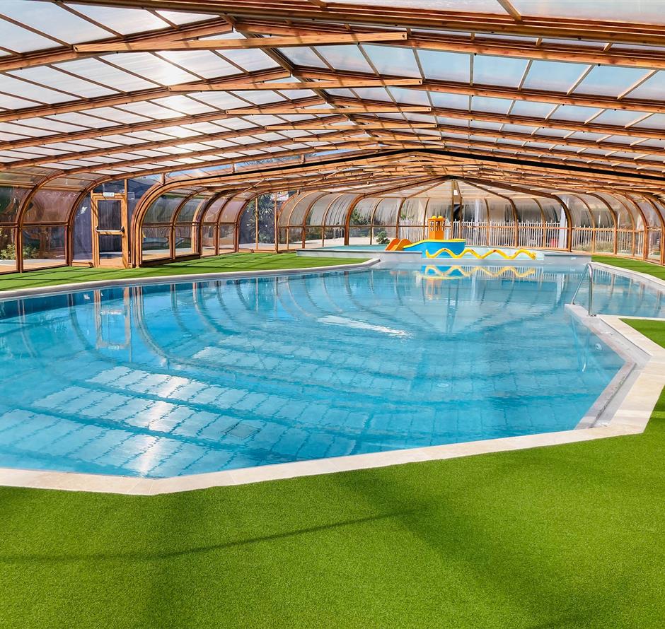 Campingplatz mit überdachtem Pool in St. Hilaire de Riez - Camping pomme de pin