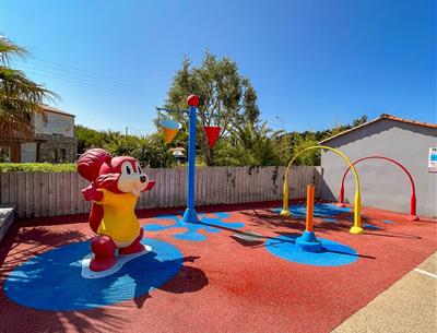 Aquaslapsh-Schwimmbad 5-Sterne-Campingplatz La Pomme de Pin