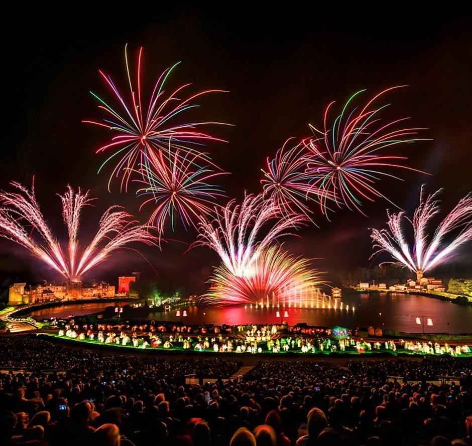 The Big park of the Puy du Fou close to the campsite La Pomme de Pin - Camping pomme de pin