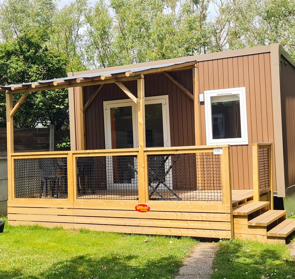 Außenansicht des Cottages für 2 Personen, 1 Schlafzimmer, 4 Blumen, Campingplatz Vendée - Camping pomme de pin